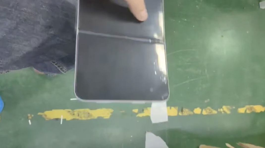 Qatlana bilən iPhone-un ilk görüntüləri yayıldı-VİDEO