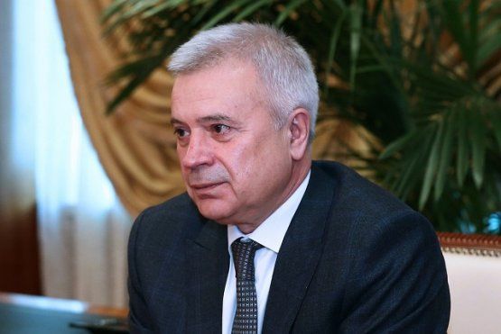 Azərbaycanlı iş adamı 1 həftəyə 200 milyon dollar itirdi